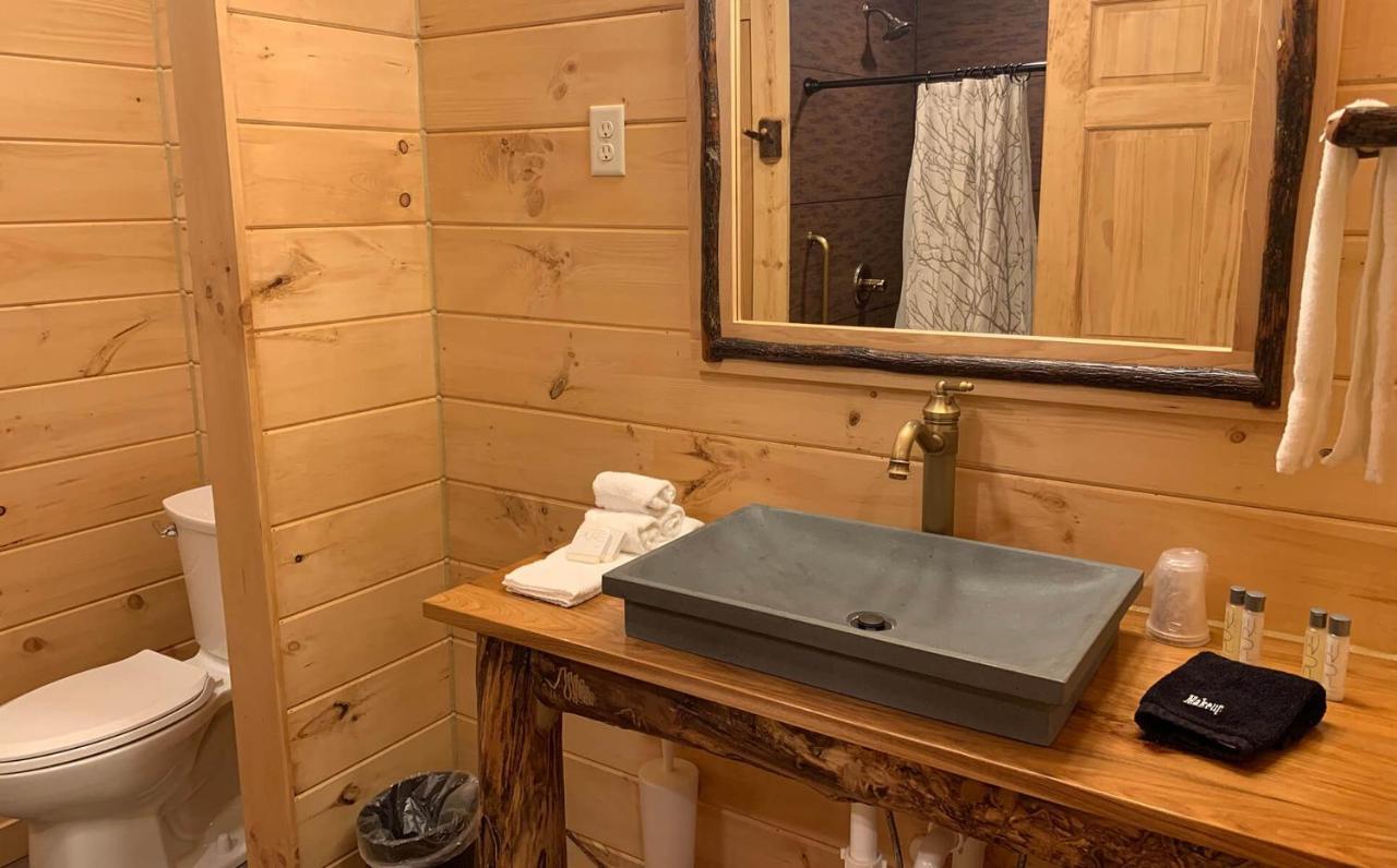 Briarwood Cabin By Amish Country Lodging Berlin Exterior foto